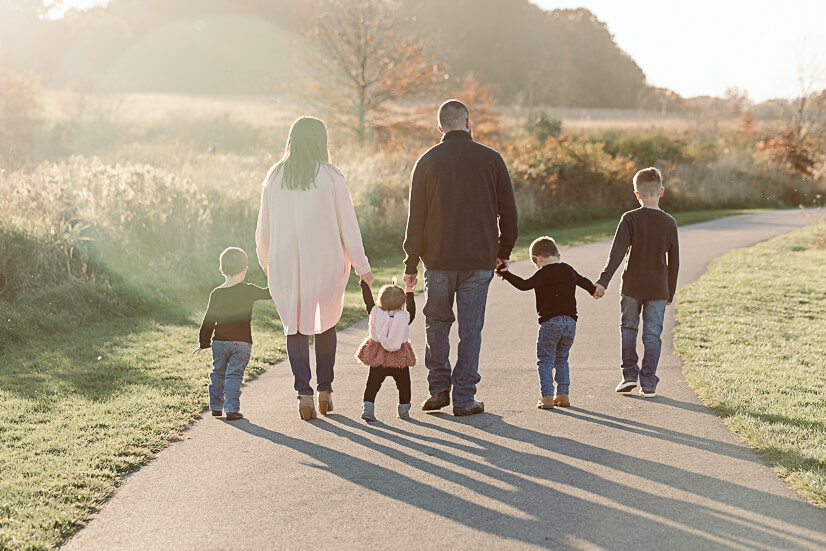 family walking for things to do with kids in youngstown