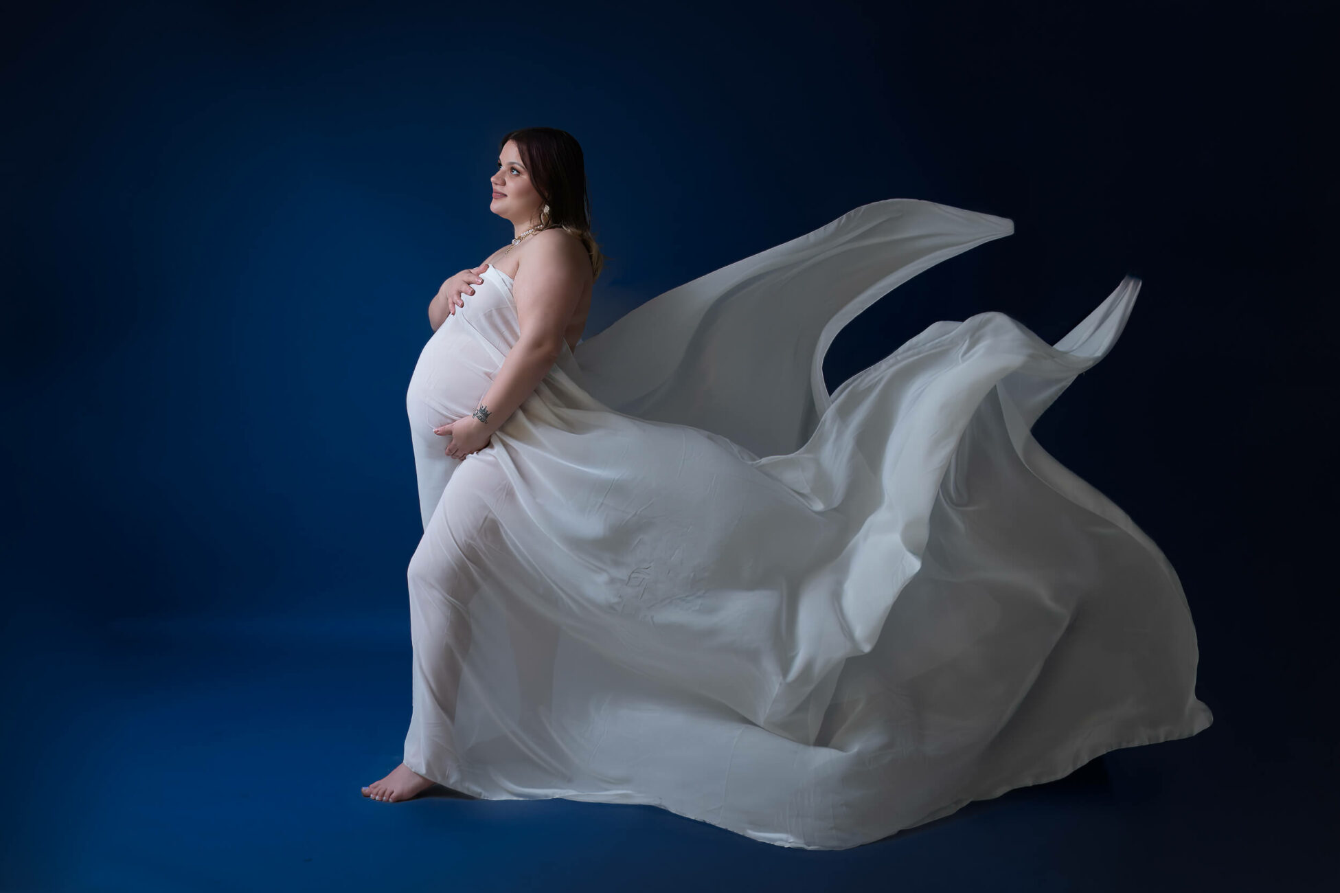 Flying fabric maternity photography session Cleveland
